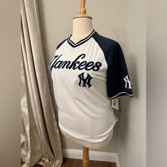 Yankees Shirt 💙 - Picture 2 of 6